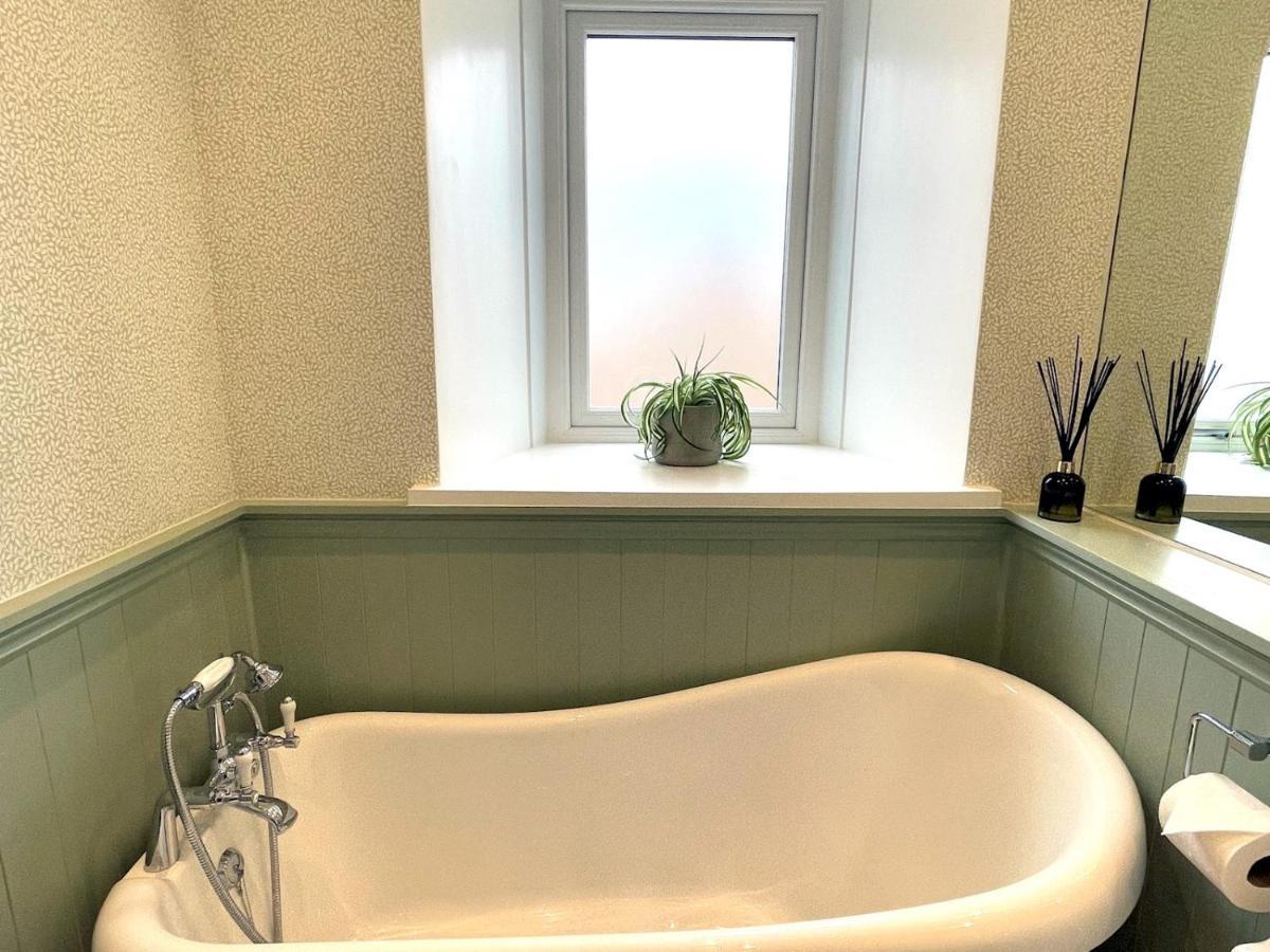 Pass The Keys Beautifully Presented 3Br Luxury Apartment カークーブリー エクステリア 写真